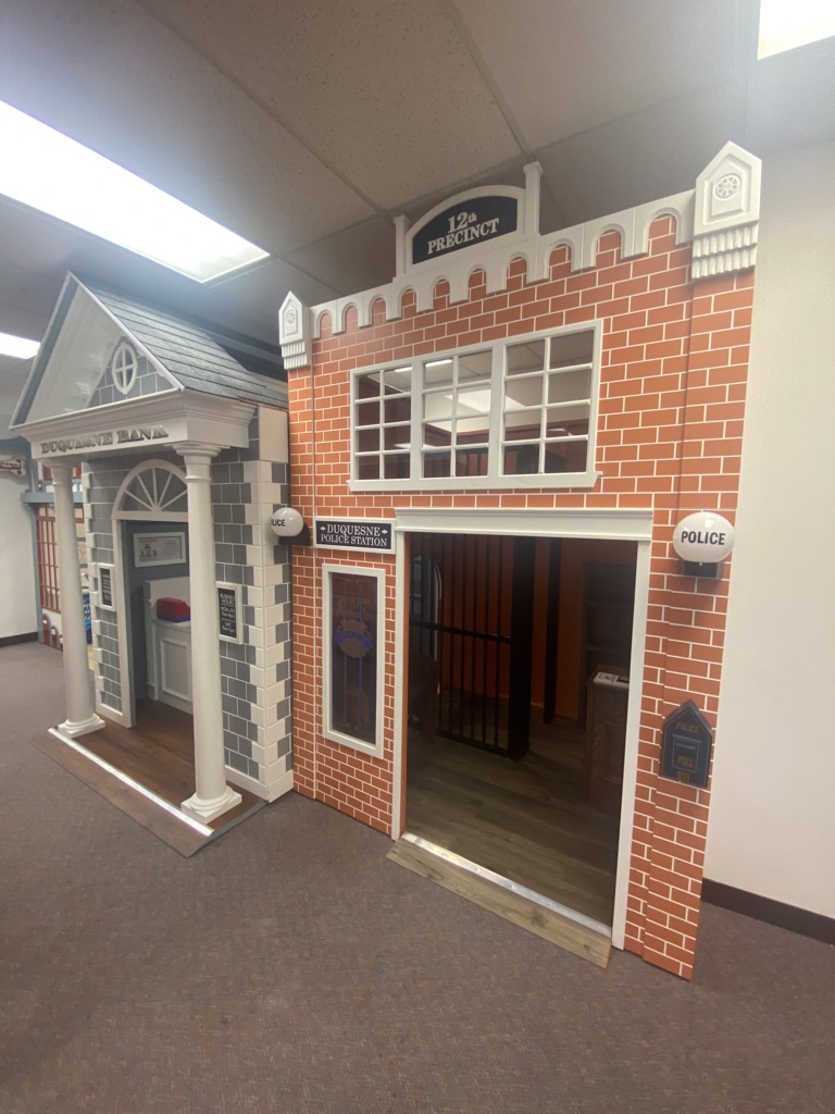 Police station and Bank playhouse